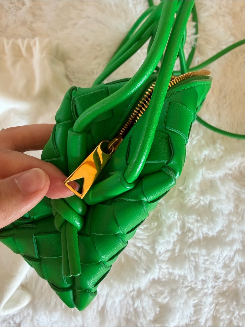 Brand new Bottega Veneta Green Intrecciato Woven Crossbody Bag - Picture 4 of 4